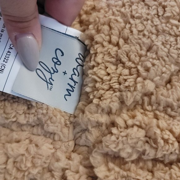 Warm and Cozy NWOT tan and cream plush pumpkin set pillow plush - Picture 5 of 9